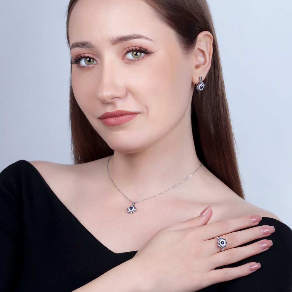 Серьги из белого золота с сапфирами и бриллиантами